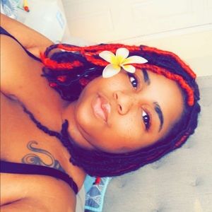 Meet your Posher, Alexus